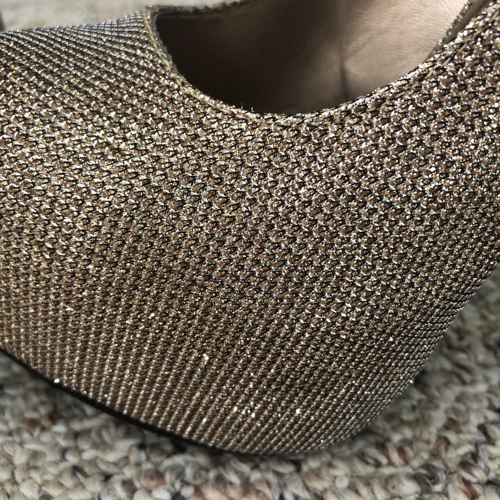 Gold sparkled stilettos - Picture 3 of 4